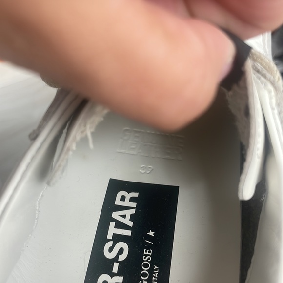 LIKE NEW Golden Goose Sneakers - Picture 7 of 8